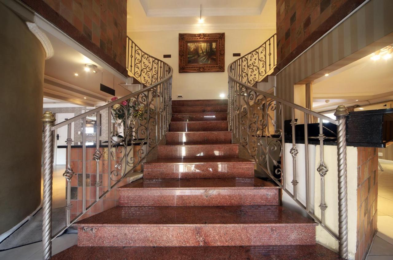 Savoy Lodge Cape Town Exterior foto