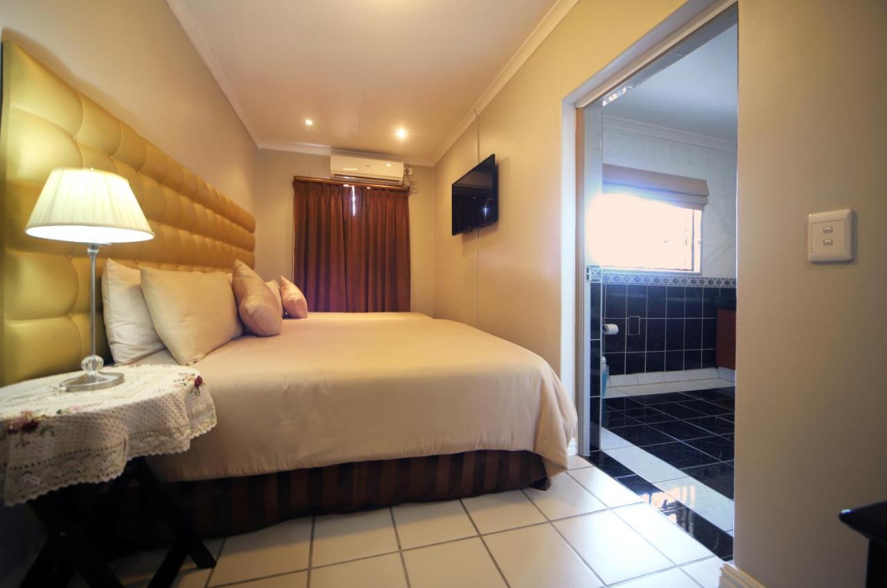 Savoy Lodge Cape Town Exterior foto