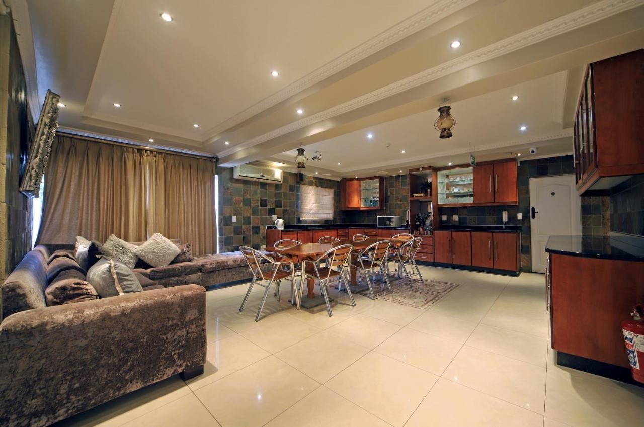 Savoy Lodge Cape Town Exterior foto